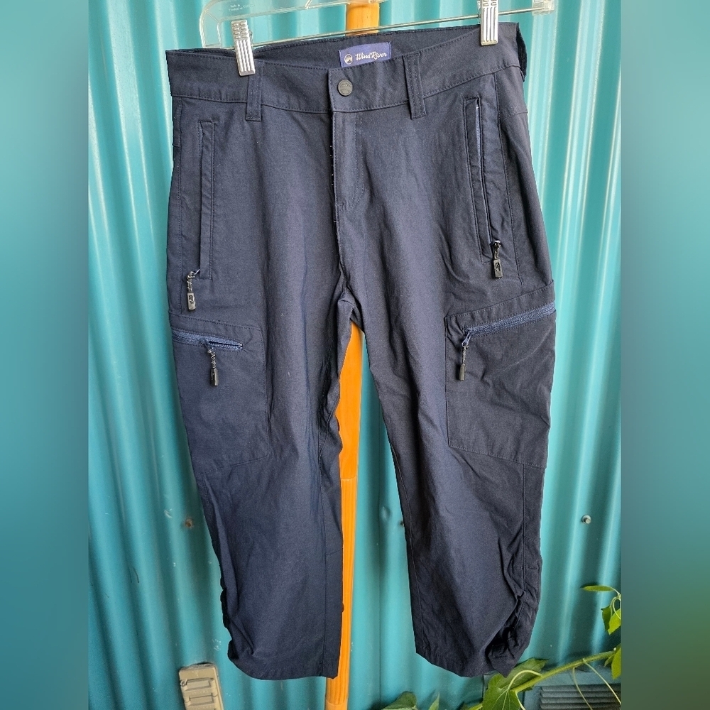 Wind River Womens Blue Cargo Pants with Straight Leg and Durable Fabric Size 2